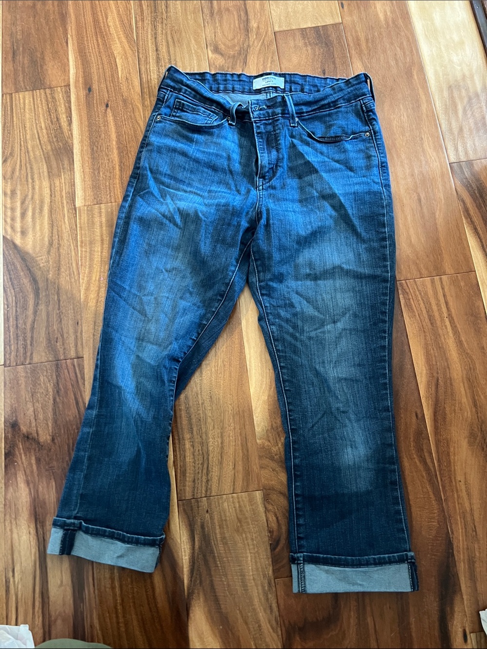 Denizen from Levi's Dark Blue Cropped Ankle Jeans